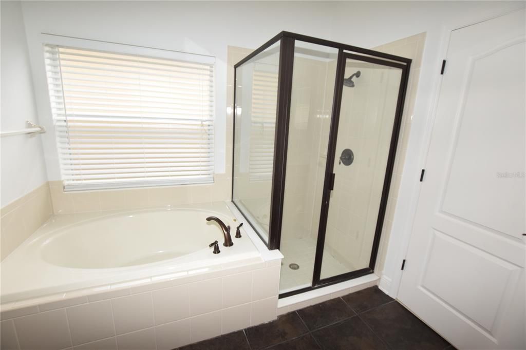 For Rent: $3,250 (4 beds, 3 baths, 2284 Square Feet)