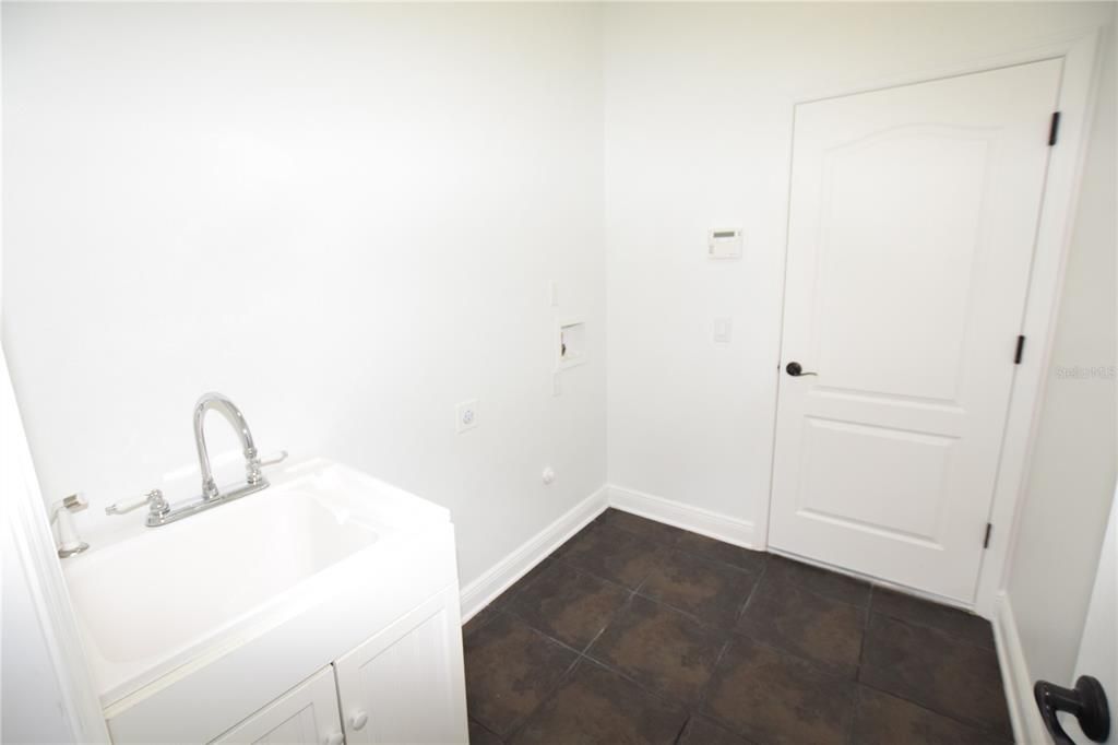 For Rent: $3,250 (4 beds, 3 baths, 2284 Square Feet)