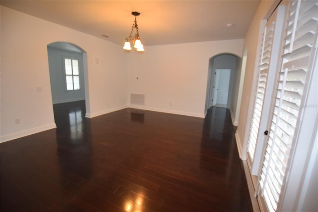 For Rent: $3,250 (4 beds, 3 baths, 2284 Square Feet)