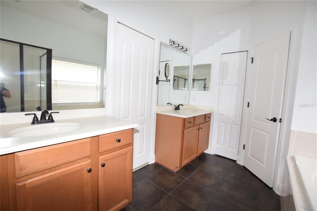 For Rent: $3,250 (4 beds, 3 baths, 2284 Square Feet)