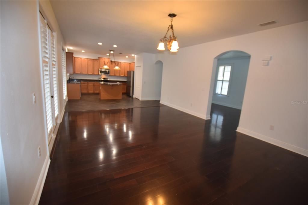 For Rent: $3,250 (4 beds, 3 baths, 2284 Square Feet)