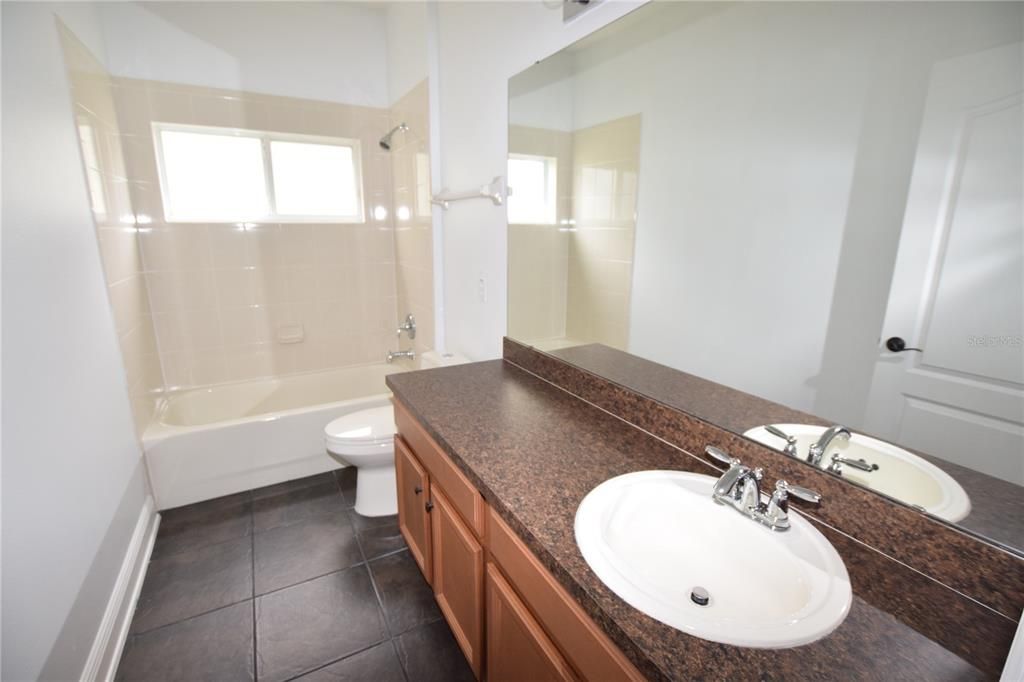 For Rent: $3,250 (4 beds, 3 baths, 2284 Square Feet)