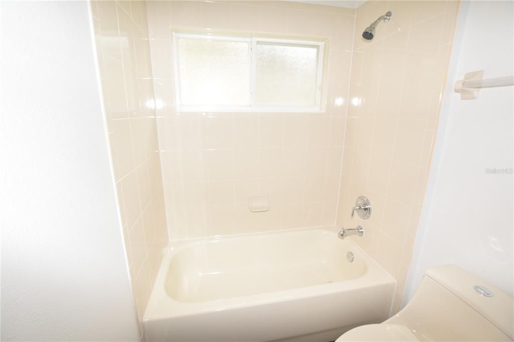 For Rent: $3,250 (4 beds, 3 baths, 2284 Square Feet)