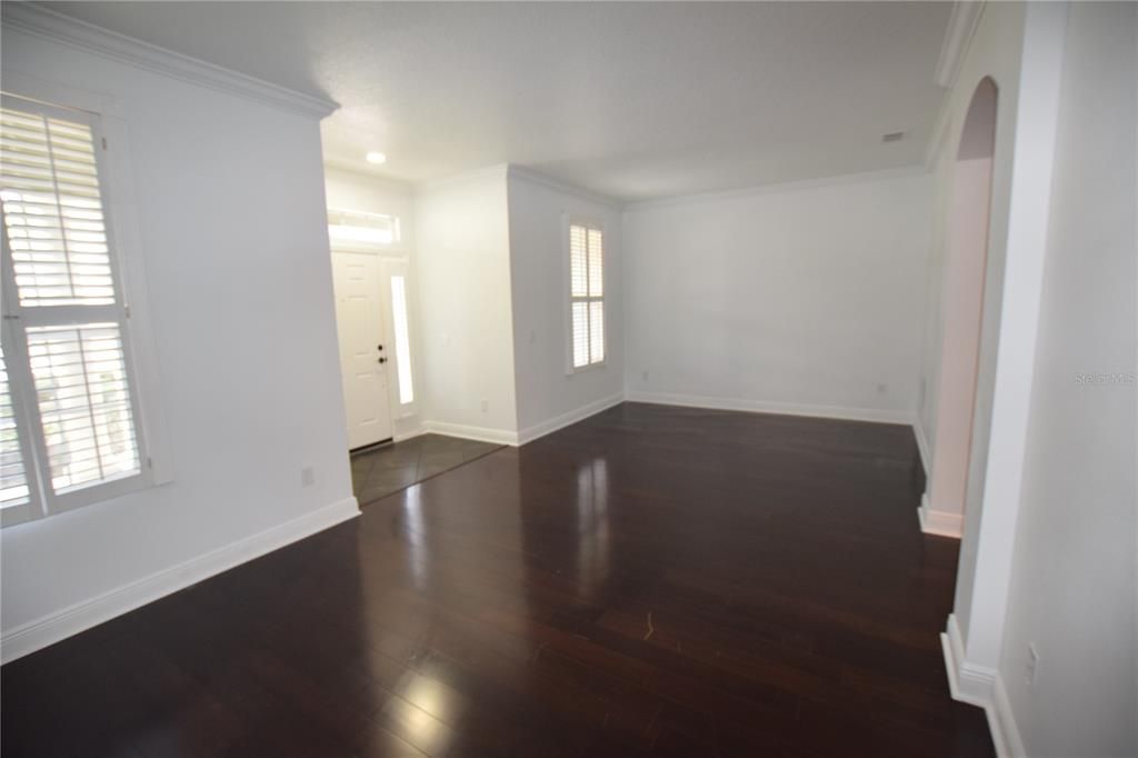 For Rent: $3,250 (4 beds, 3 baths, 2284 Square Feet)