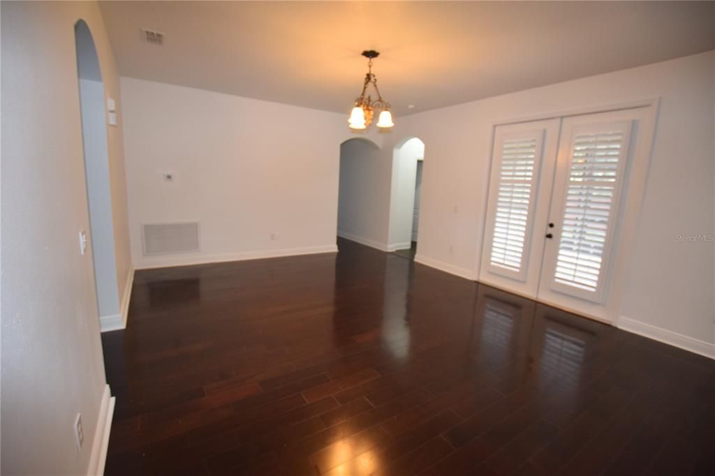 For Rent: $3,250 (4 beds, 3 baths, 2284 Square Feet)