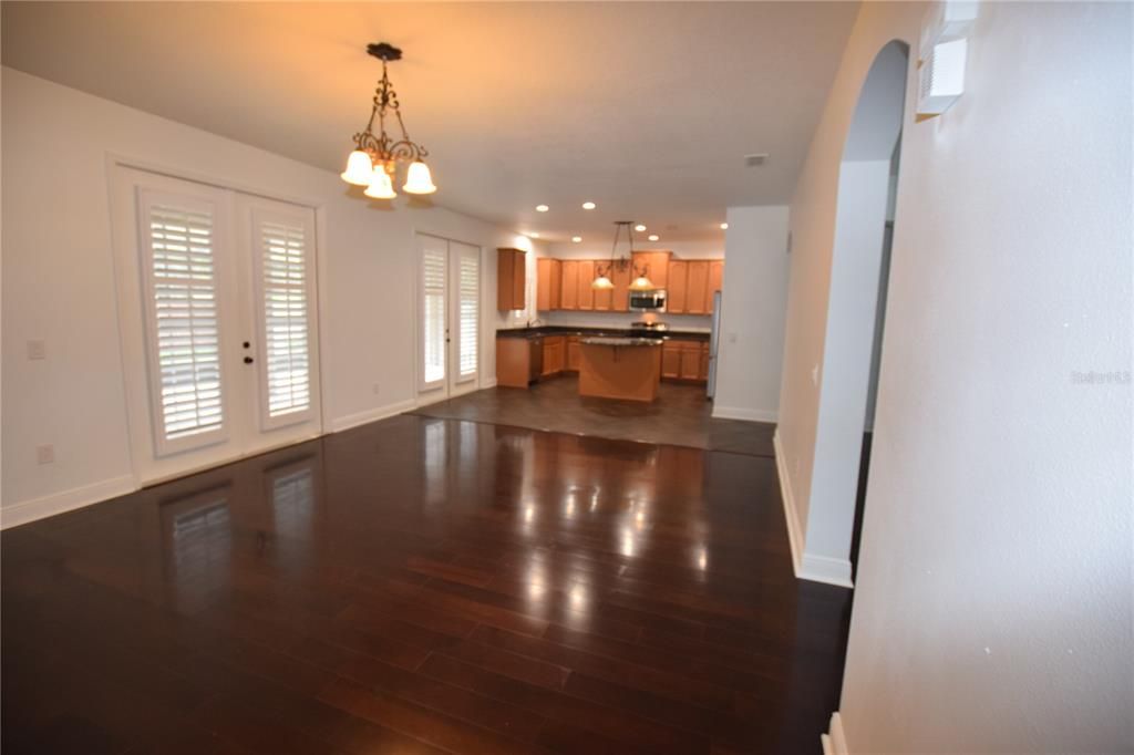 For Rent: $3,250 (4 beds, 3 baths, 2284 Square Feet)