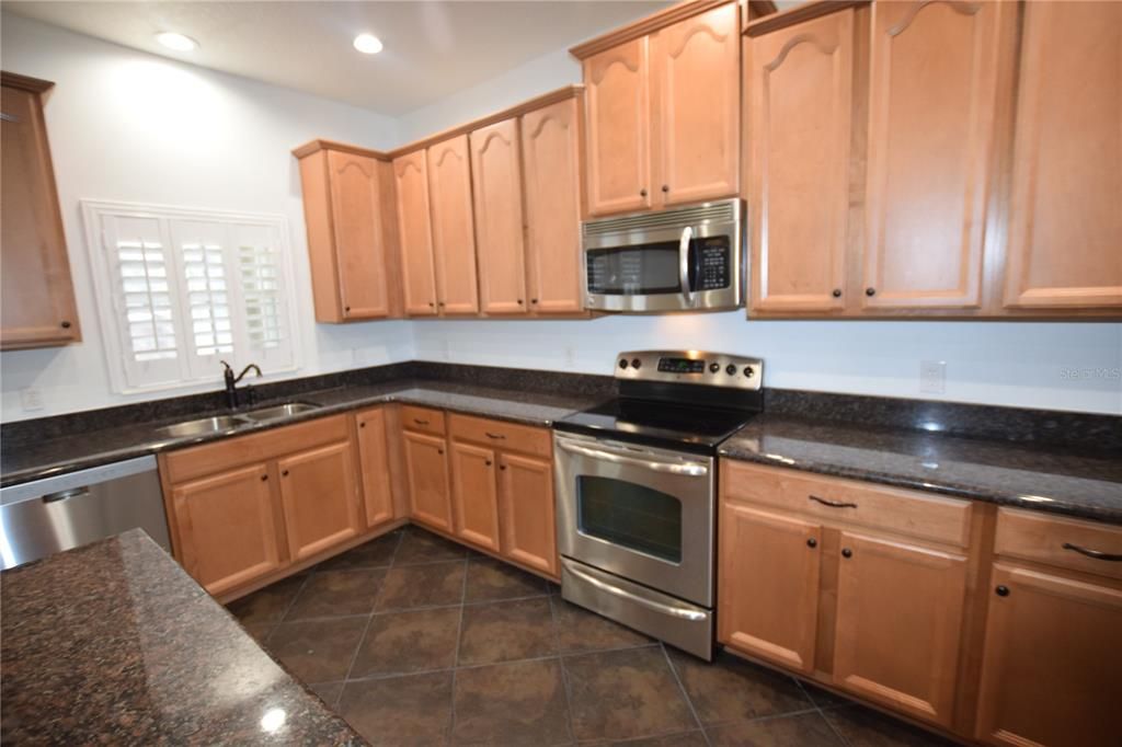 For Rent: $3,250 (4 beds, 3 baths, 2284 Square Feet)