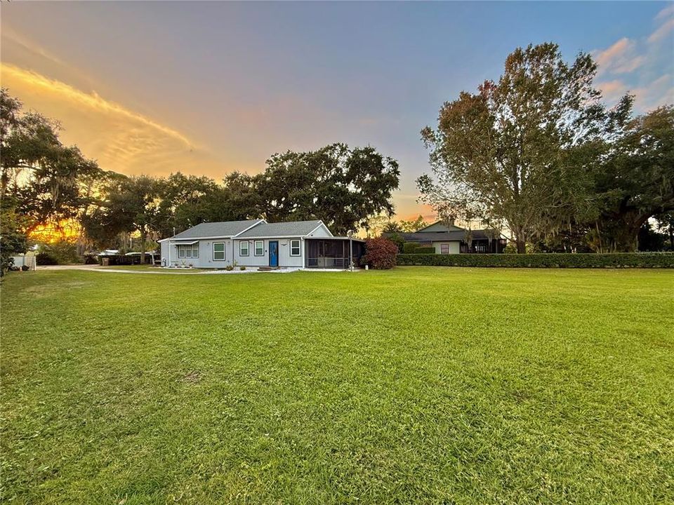 На продажу: $499,999 (2 спален, 2 ванн, 1332 Квадратных фут)