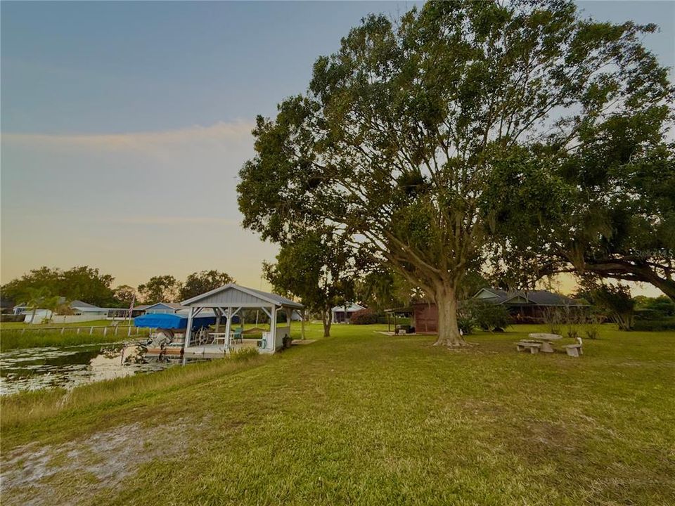 На продажу: $499,999 (2 спален, 2 ванн, 1332 Квадратных фут)