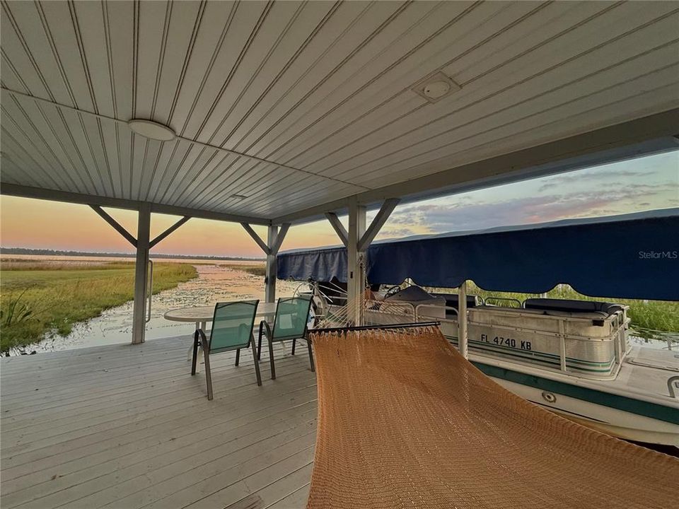 На продажу: $499,999 (2 спален, 2 ванн, 1332 Квадратных фут)