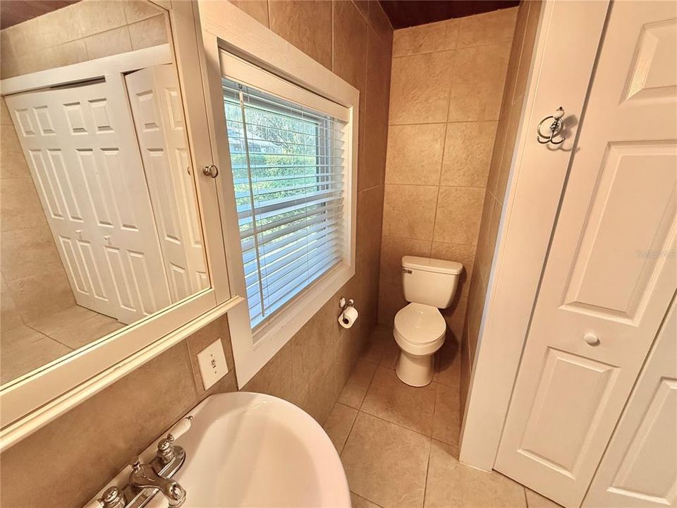 На продажу: $499,999 (2 спален, 2 ванн, 1332 Квадратных фут)