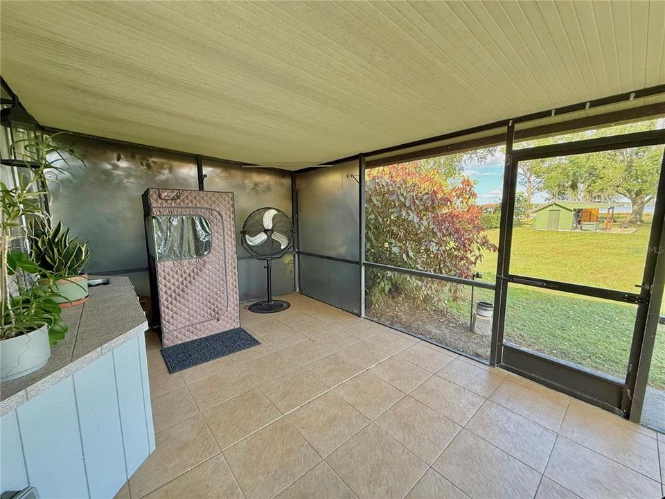 На продажу: $499,999 (2 спален, 2 ванн, 1332 Квадратных фут)