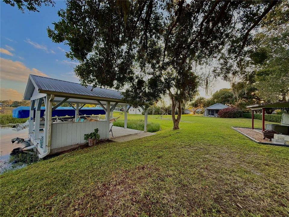 На продажу: $499,999 (2 спален, 2 ванн, 1332 Квадратных фут)