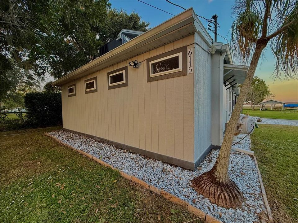 На продажу: $499,999 (2 спален, 2 ванн, 1332 Квадратных фут)