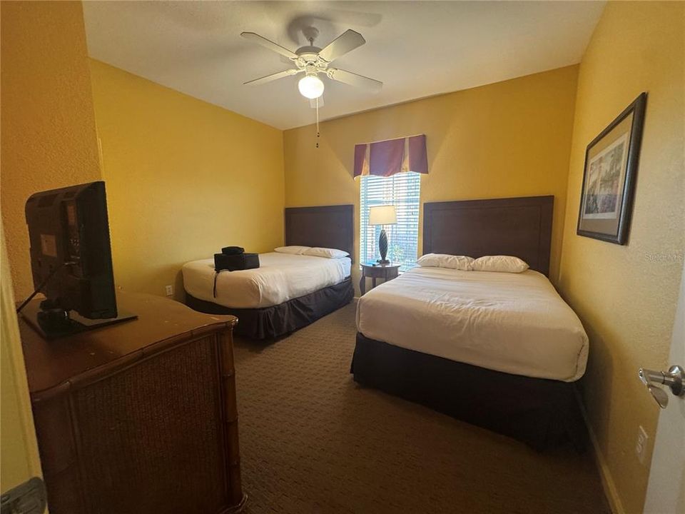 待售: $173,890 (3 贝兹, 2 浴室, 1231 平方英尺)