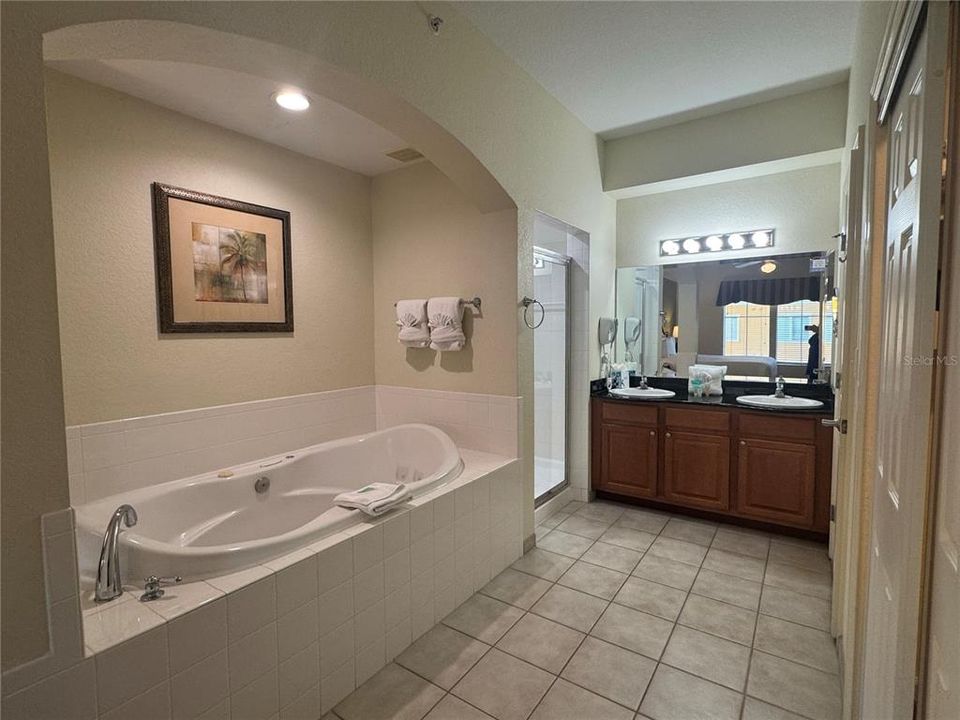 待售: $173,890 (3 贝兹, 2 浴室, 1231 平方英尺)