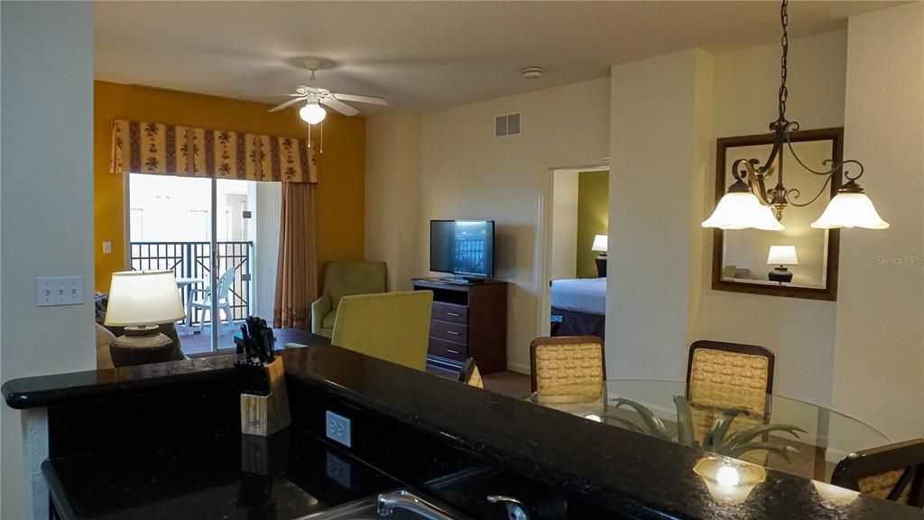 待售: $173,890 (3 贝兹, 2 浴室, 1231 平方英尺)