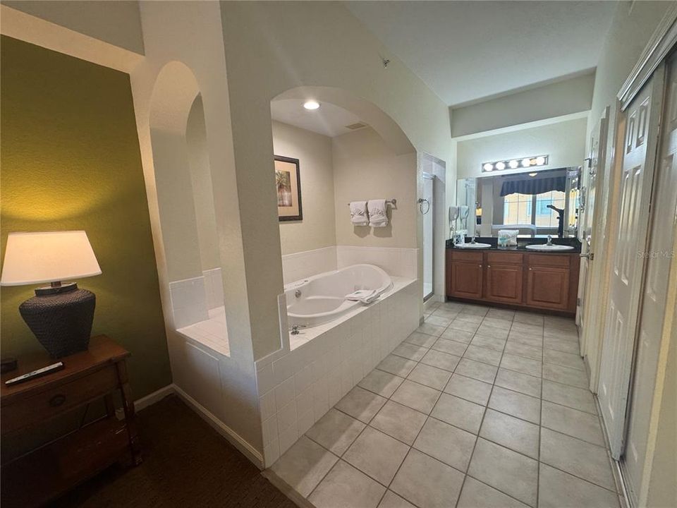 待售: $173,890 (3 贝兹, 2 浴室, 1231 平方英尺)