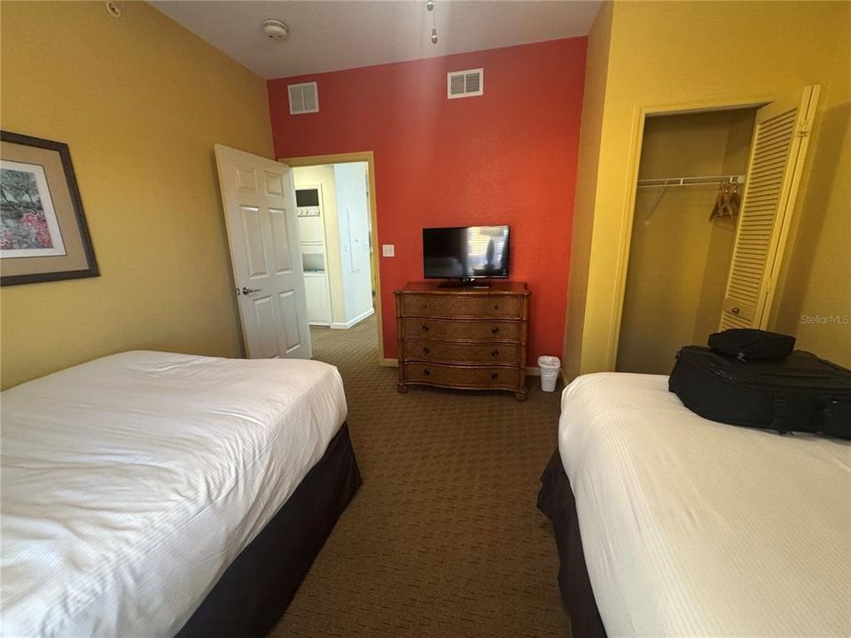 待售: $173,890 (3 贝兹, 2 浴室, 1231 平方英尺)