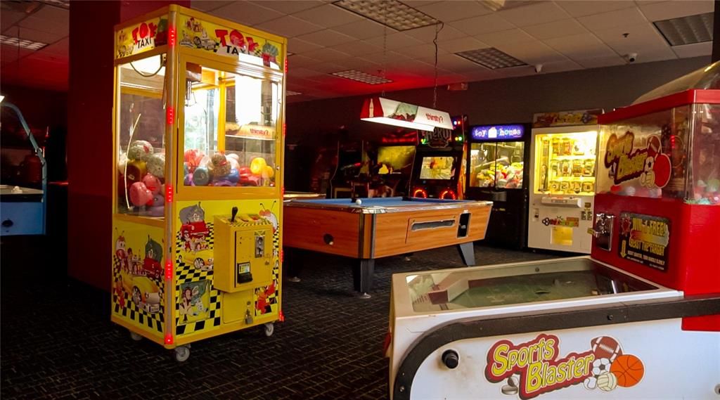 待售: $173,890 (3 贝兹, 2 浴室, 1231 平方英尺)