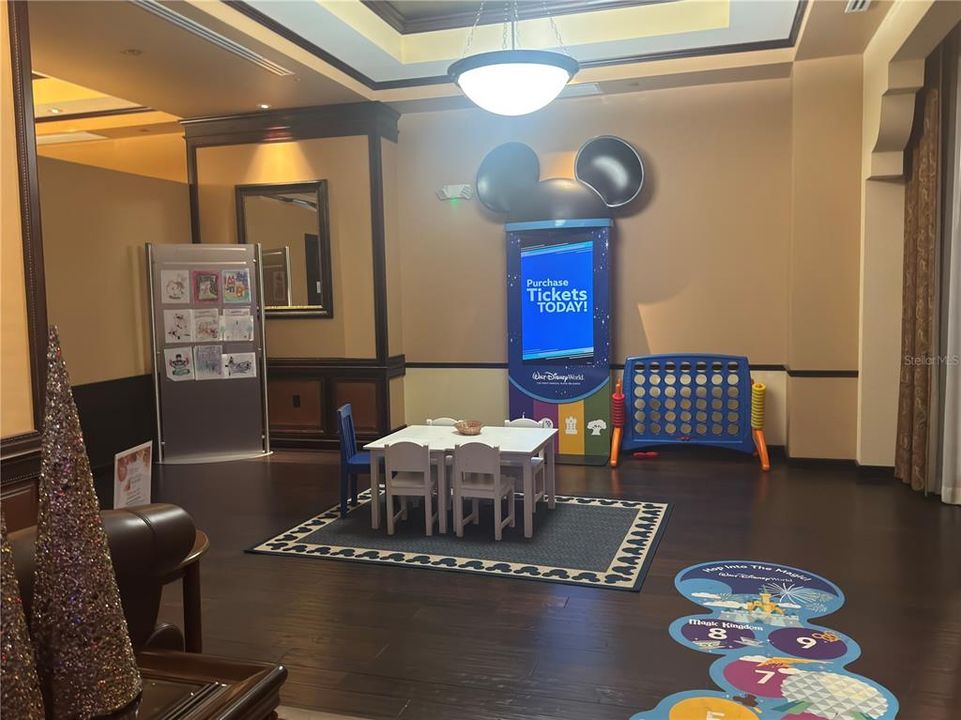 待售: $173,890 (3 贝兹, 2 浴室, 1231 平方英尺)