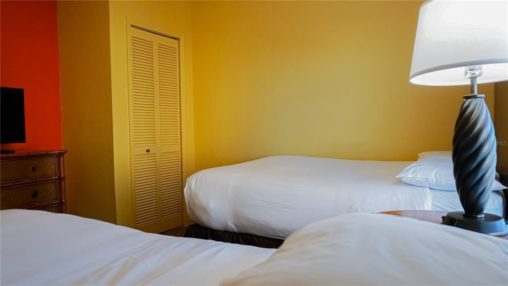 待售: $173,890 (3 贝兹, 2 浴室, 1231 平方英尺)