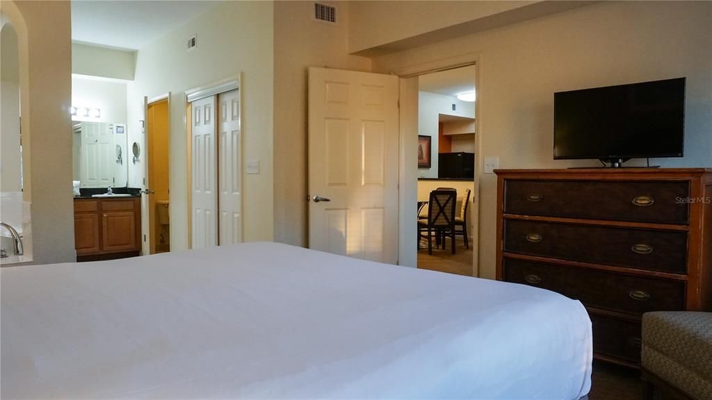 待售: $173,890 (3 贝兹, 2 浴室, 1231 平方英尺)