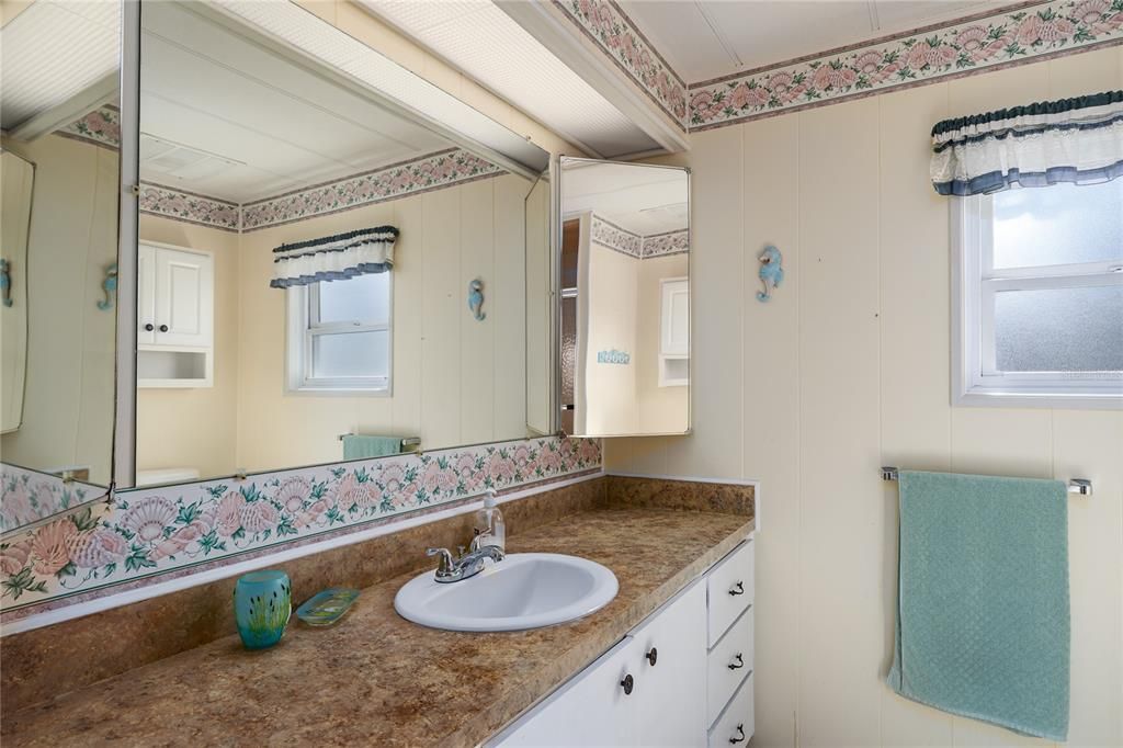 待售: $187,500 (2 贝兹, 2 浴室, 1104 平方英尺)