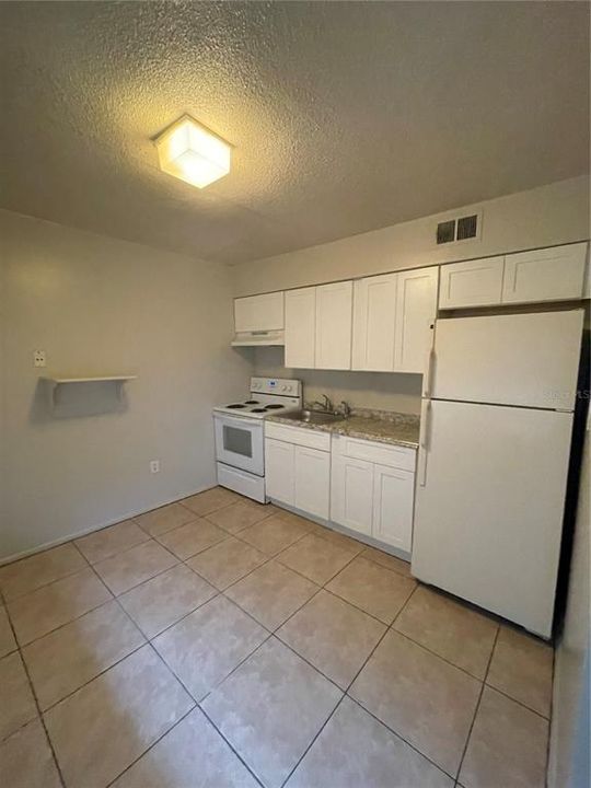 For Rent: $1,095 (2 beds, 1 baths, 650 Square Feet)
