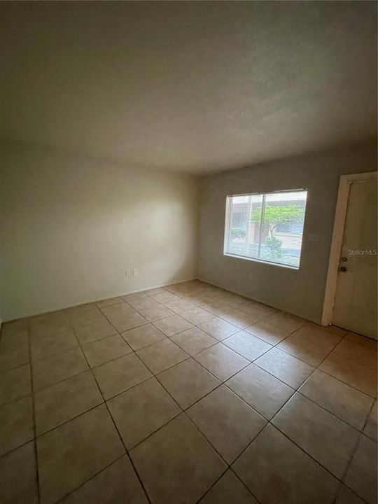 For Rent: $1,095 (2 beds, 1 baths, 650 Square Feet)