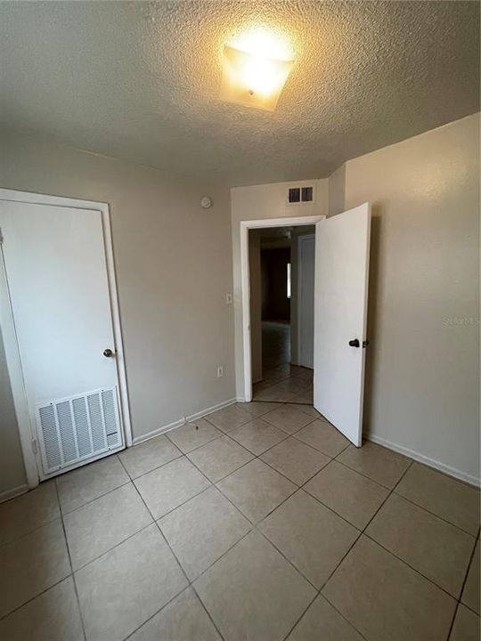 For Rent: $1,095 (2 beds, 1 baths, 650 Square Feet)