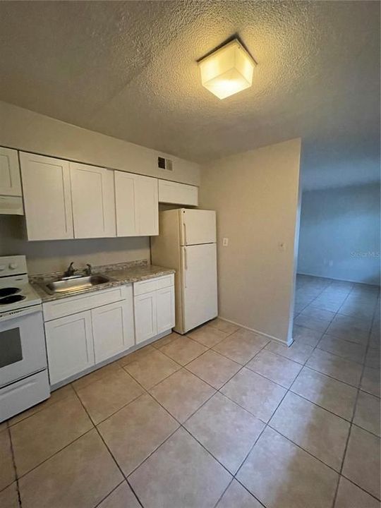 For Rent: $1,095 (2 beds, 1 baths, 650 Square Feet)