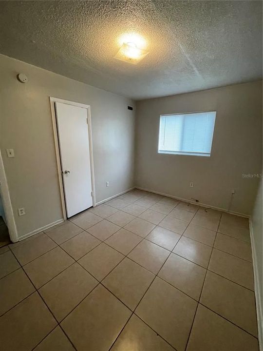 For Rent: $1,095 (2 beds, 1 baths, 650 Square Feet)