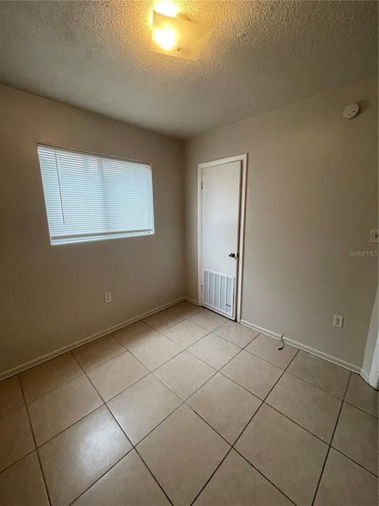 For Rent: $1,095 (2 beds, 1 baths, 650 Square Feet)