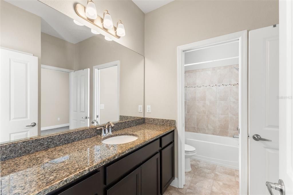 На продажу: $385,000 (3 спален, 2 ванн, 1547 Квадратных фут)