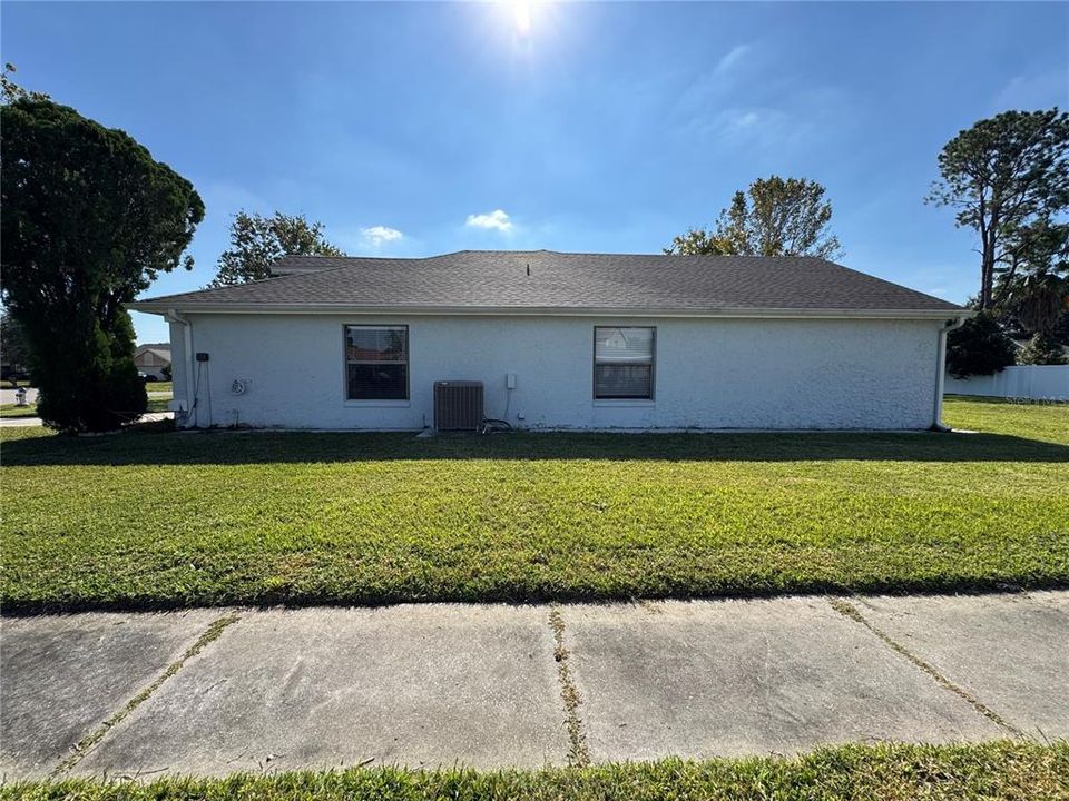 For Sale: $399,900 (4 beds, 2 baths, 2020 Square Feet)