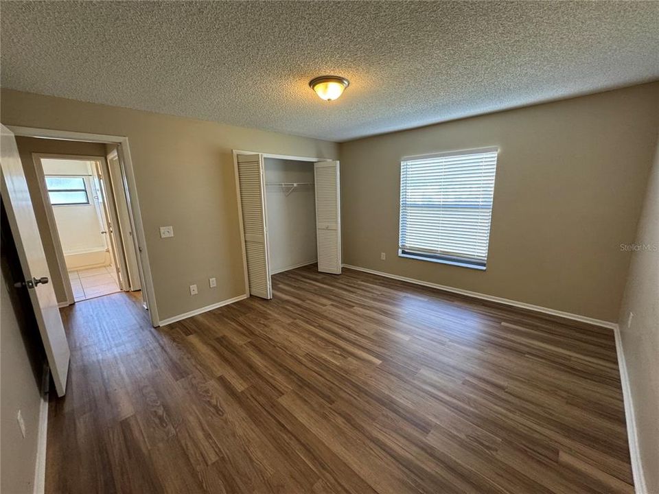 For Sale: $399,900 (4 beds, 2 baths, 2020 Square Feet)