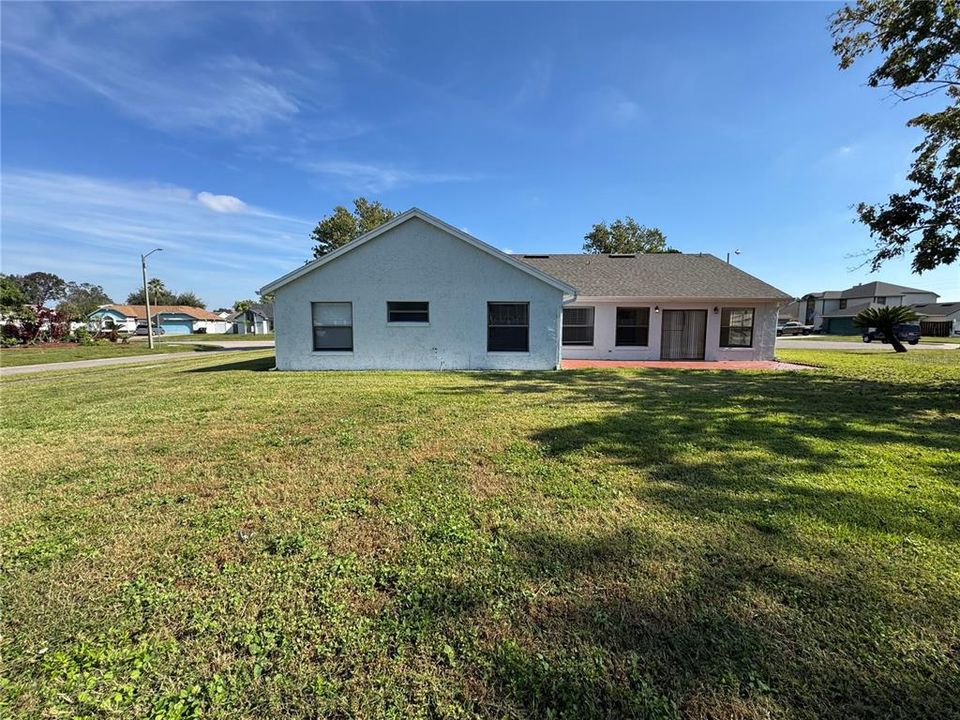 For Sale: $399,900 (4 beds, 2 baths, 2020 Square Feet)