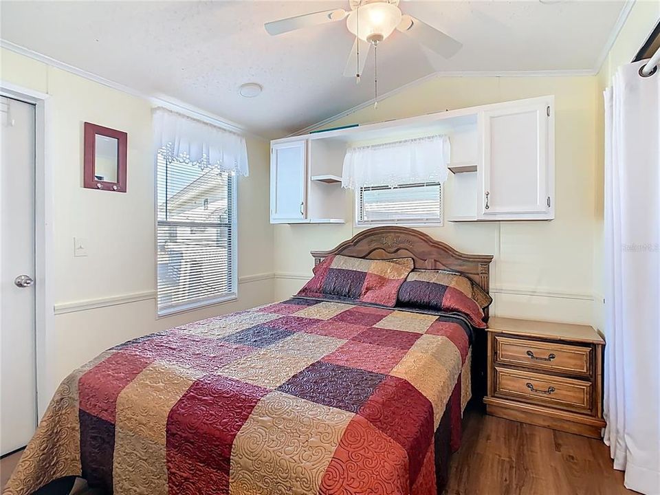 На продажу: $109,900 (1 спален, 1 ванн, 708 Квадратных фут)