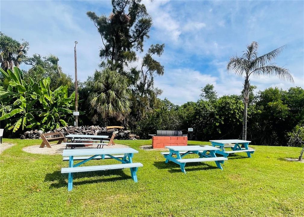 На продажу: $55,000 (0.04 acres)