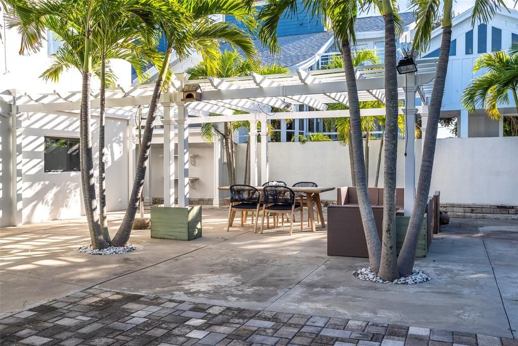 For Sale: $1,339,000 (3 beds, 3 baths, 1939 Square Feet)