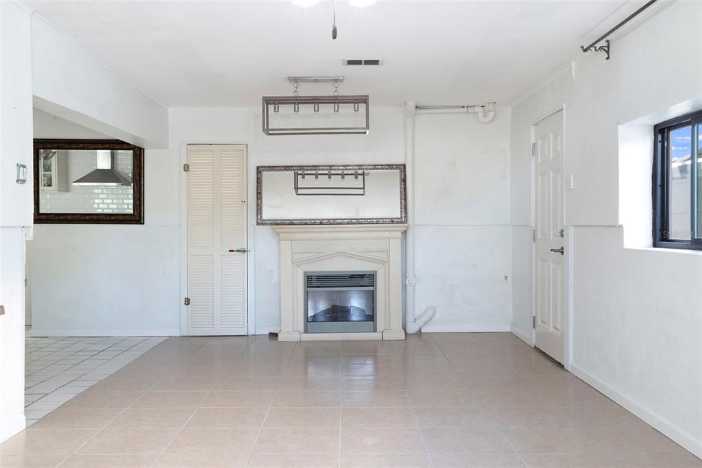 For Sale: $1,339,000 (3 beds, 3 baths, 1939 Square Feet)