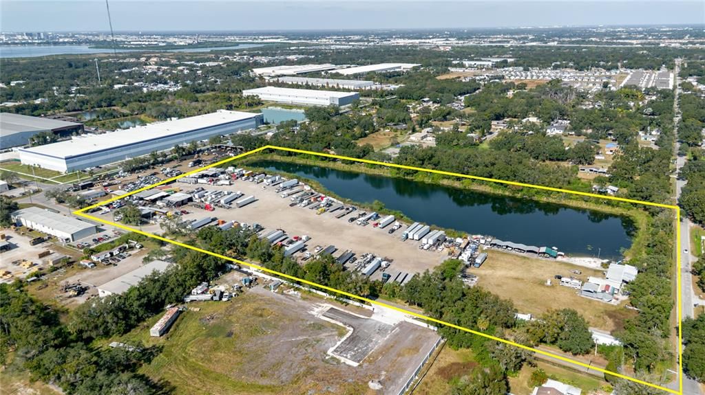 На продажу: $24,900,000 (15.58 acres)