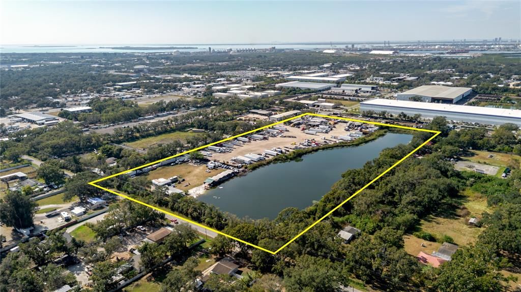 На продажу: $24,900,000 (15.58 acres)