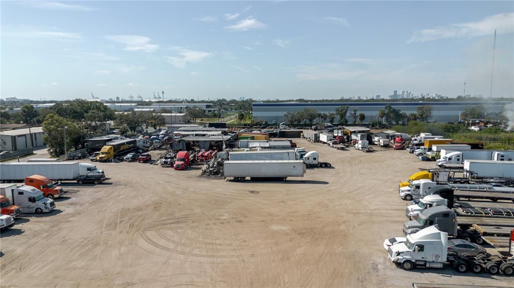 На продажу: $24,900,000 (15.58 acres)