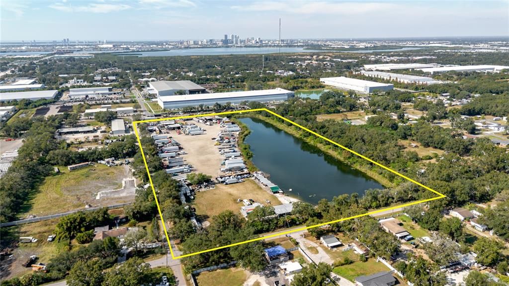 На продажу: $24,900,000 (15.58 acres)