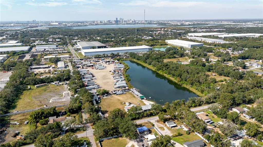 На продажу: $24,900,000 (15.58 acres)