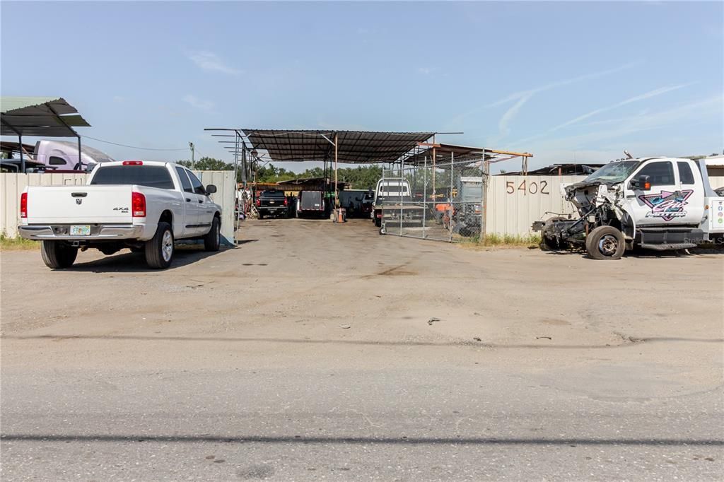 На продажу: $24,900,000 (15.58 acres)