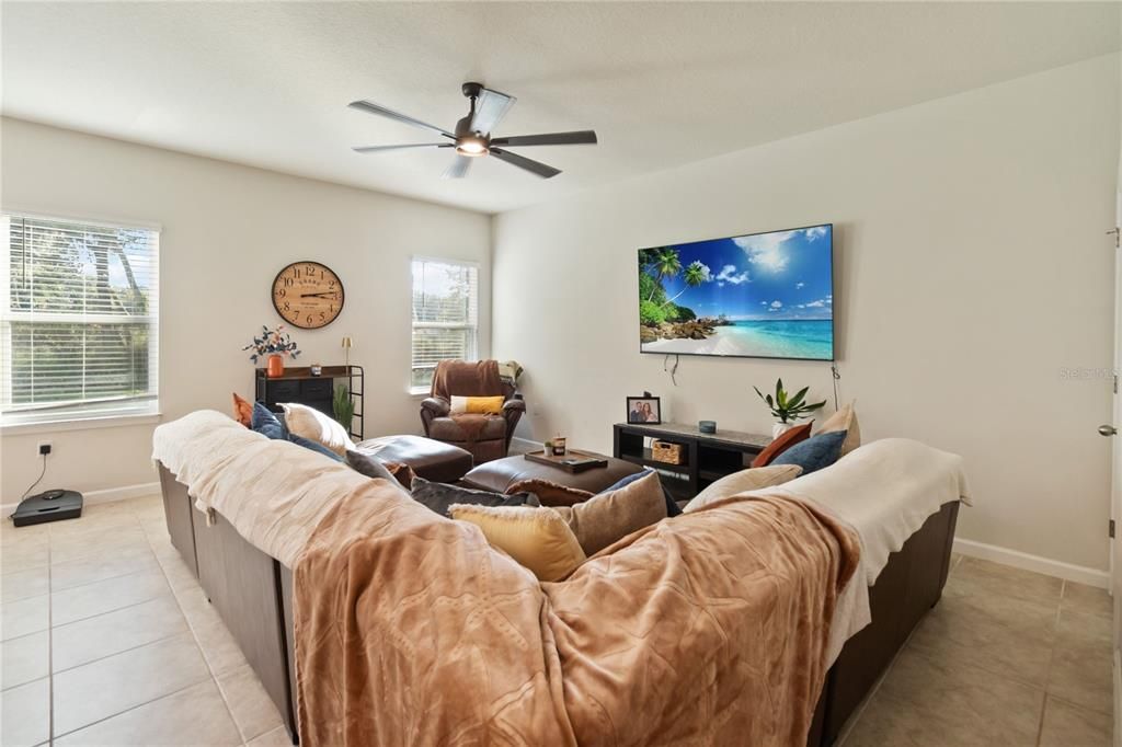 For Sale: $485,000 (4 beds, 3 baths, 2374 Square Feet)