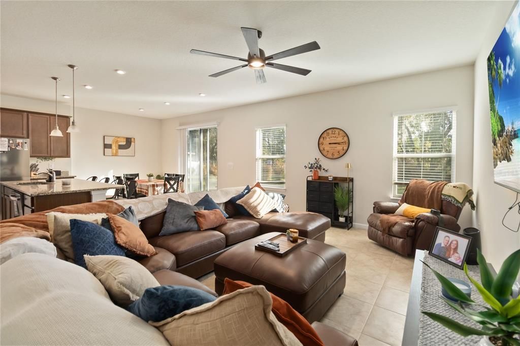 For Sale: $485,000 (4 beds, 3 baths, 2374 Square Feet)